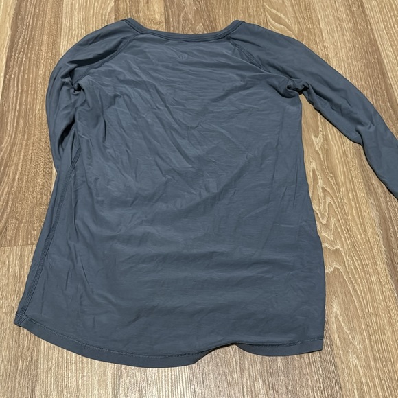 Lululemon Long Sleeve | Size 6 - Picture 2 of 2